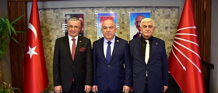 Kemer Belediye Başkanı Necati Topaloğlu, CHP Antalya İl Başkanı Nuri Cengiz’i ziyaret etti.