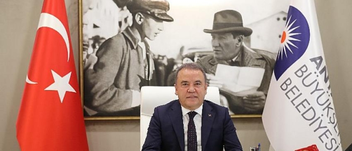 Başkan Muhittin Böcek 19 Mayıs Atatürk'ü Anma Gençlik Ve Spor Bayramı Mesajı