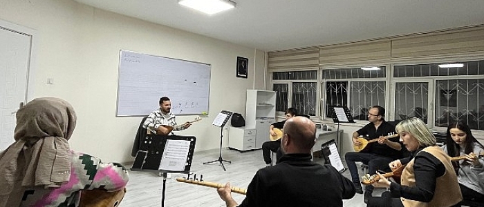 Çankaya'da Her Yaştan Vatandaşa Müzik Eğitimi