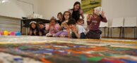 Kadırga Sanat Galerileri'nin Bez Kumaş Üzerine Soyut Sanat Atölyesi'nde Kendi Desenlerimizi Oluşturuyoruz